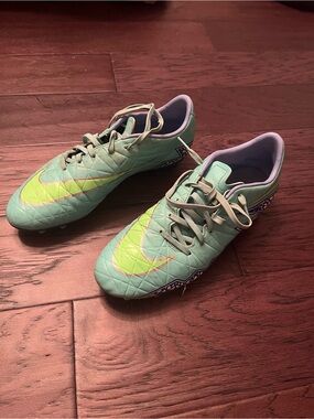 Nike Women's Hypervenom Phelon II Soccer Cleats